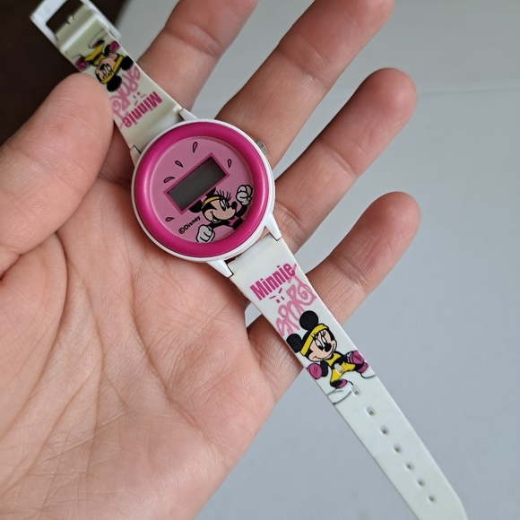 Vintage Minnie Mouse Sport Watch - Picture 3 of 5